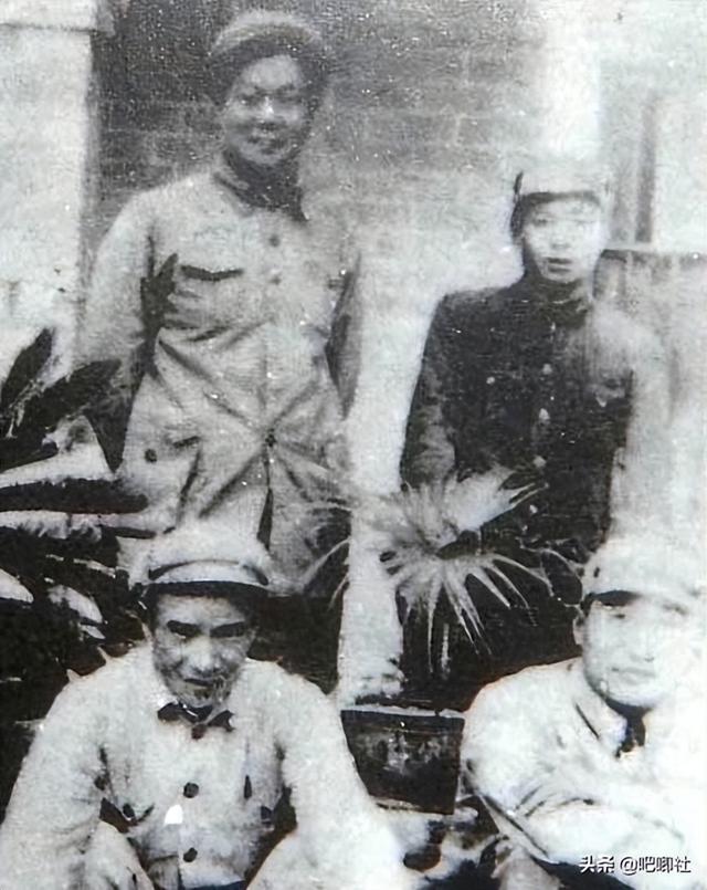 这位少将升为大军区级副政委，后被撤职，免予起诉后退出了现役（朱飞）