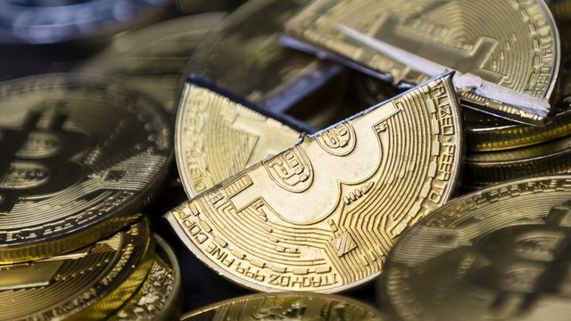 马斯克叛变，特斯拉停止接受比特币支付！比特币跌破3.9万美元，全球加密货币24小时蒸发2800亿美元（比特币换算货币资讯）