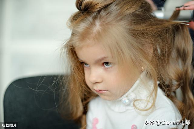 「亲子英文」让我给你梳头发 Let me comb your hair（comb）